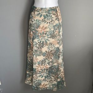Jones Wear women skirt size 12/ 34 inches long / 16 waist